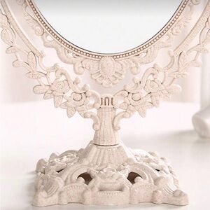 Elegant Vintage-style Cream Ornate Mirror